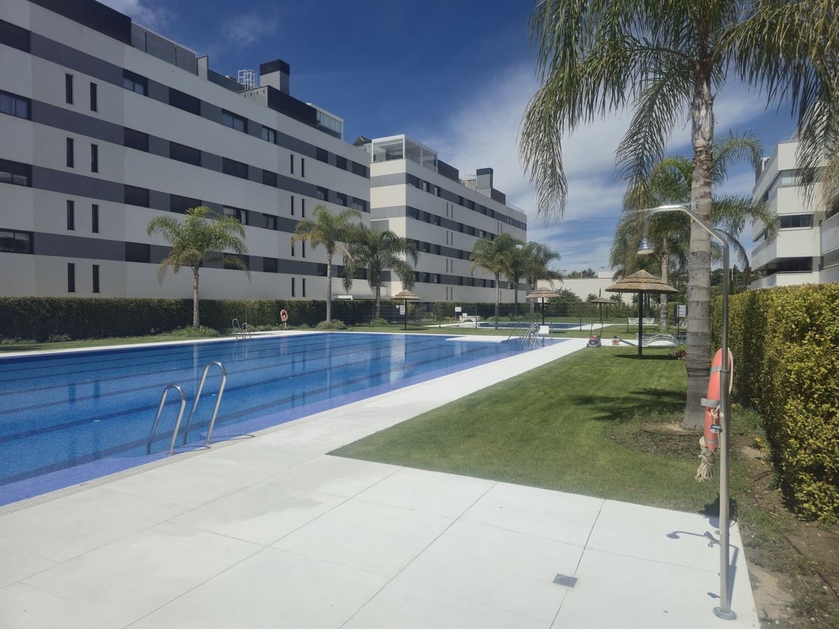 4 bedroom Penthouse for sale in Torremolinos with pool garage - € 1,295,000 (Ref: 9829969)