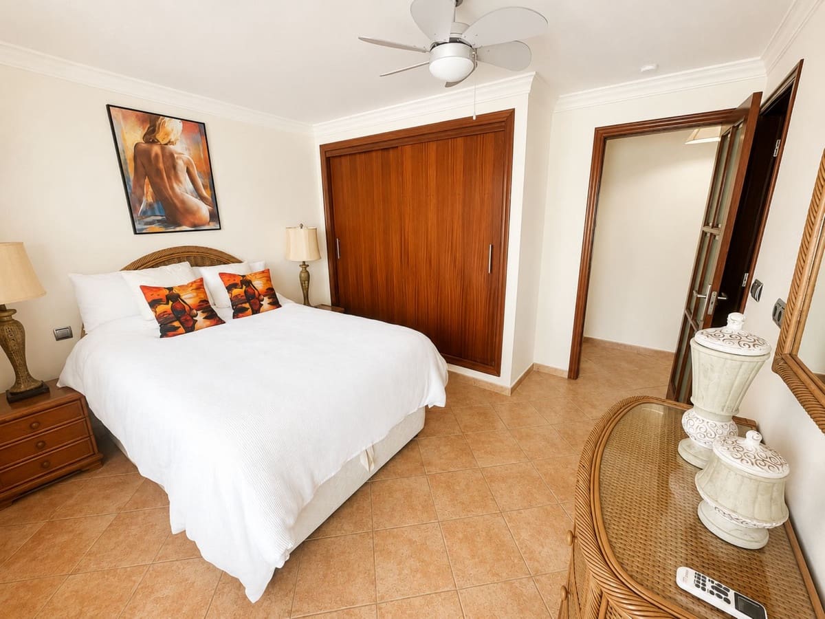 5 bedroom Villa for sale in Monda with pool garage - € 795,000 (Ref: 9829974)