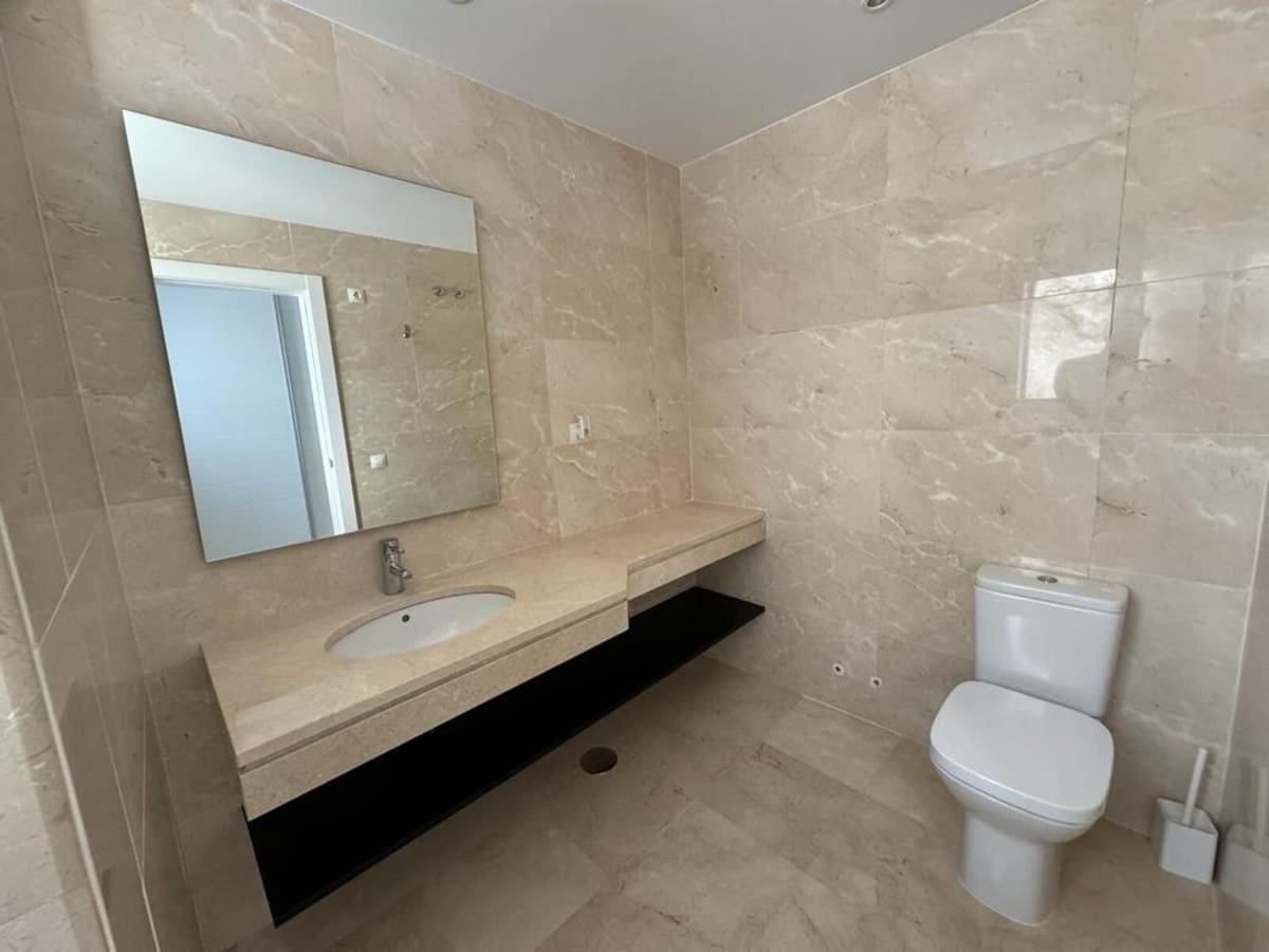 3 soverom Penthouse til salgs i Estepona med svømmebasseng garasje - € 485 000 (Ref: 9829975)