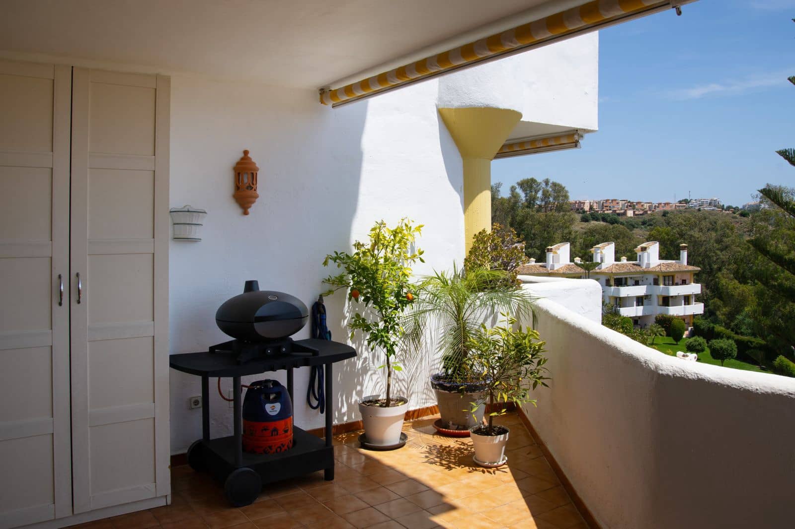 2 soverom Leilighet til salgs i Sitio de Calahonda med svømmebasseng garasje - € 435 000 (Ref: 9829977)