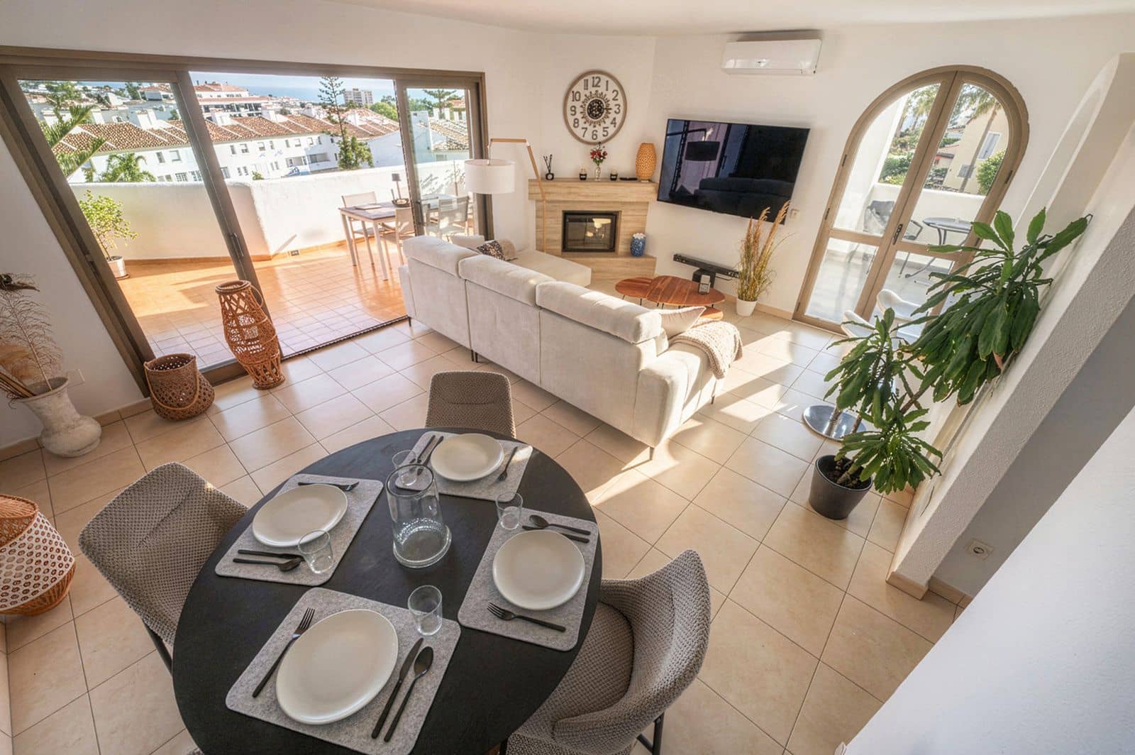 2 soverom Leilighet til salgs i Sitio de Calahonda med svømmebasseng garasje - € 435 000 (Ref: 9829977)