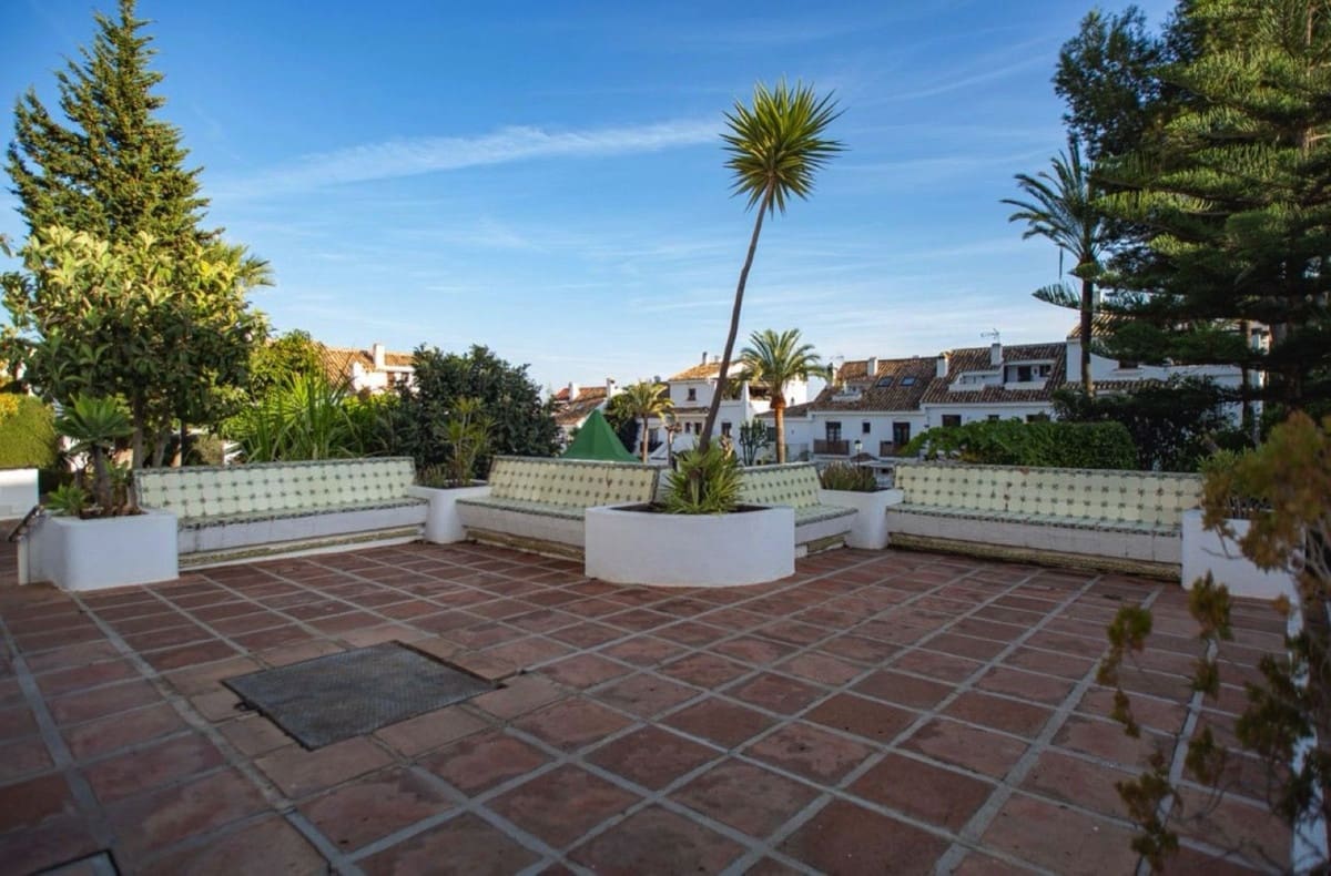 3 Zimmer Doppelhaus zu verkaufen in Marbella mit Pool Garage - 620.000 € (Ref: 9830249)