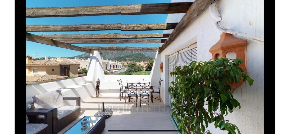 3 Zimmer Doppelhaus zu verkaufen in Marbella mit Pool Garage - 620.000 € (Ref: 9830249)