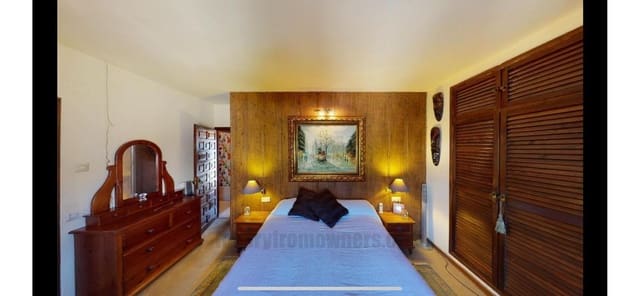 3 slaapkamer Halfvrijstaande villa te koop in Marbella met zwembad garage - € 620.000 (Ref: 9830249)