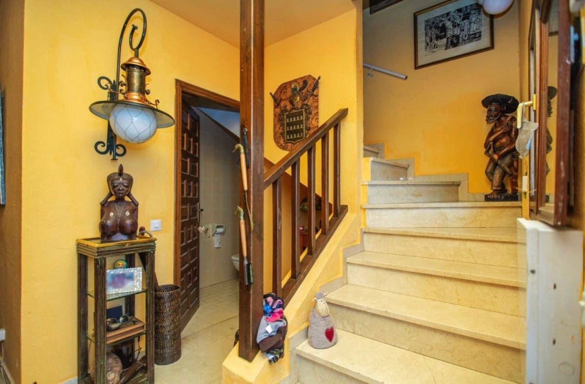 3 Zimmer Doppelhaus zu verkaufen in Marbella mit Pool Garage - 620.000 € (Ref: 9830249)