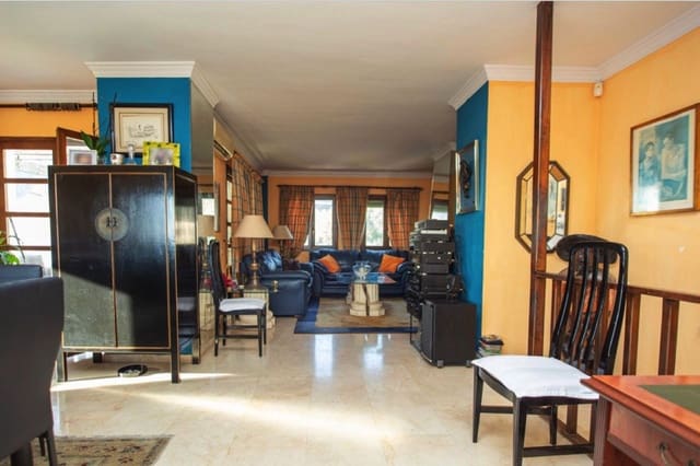 3 slaapkamer Halfvrijstaande villa te koop in Marbella met zwembad garage - € 620.000 (Ref: 9830249)