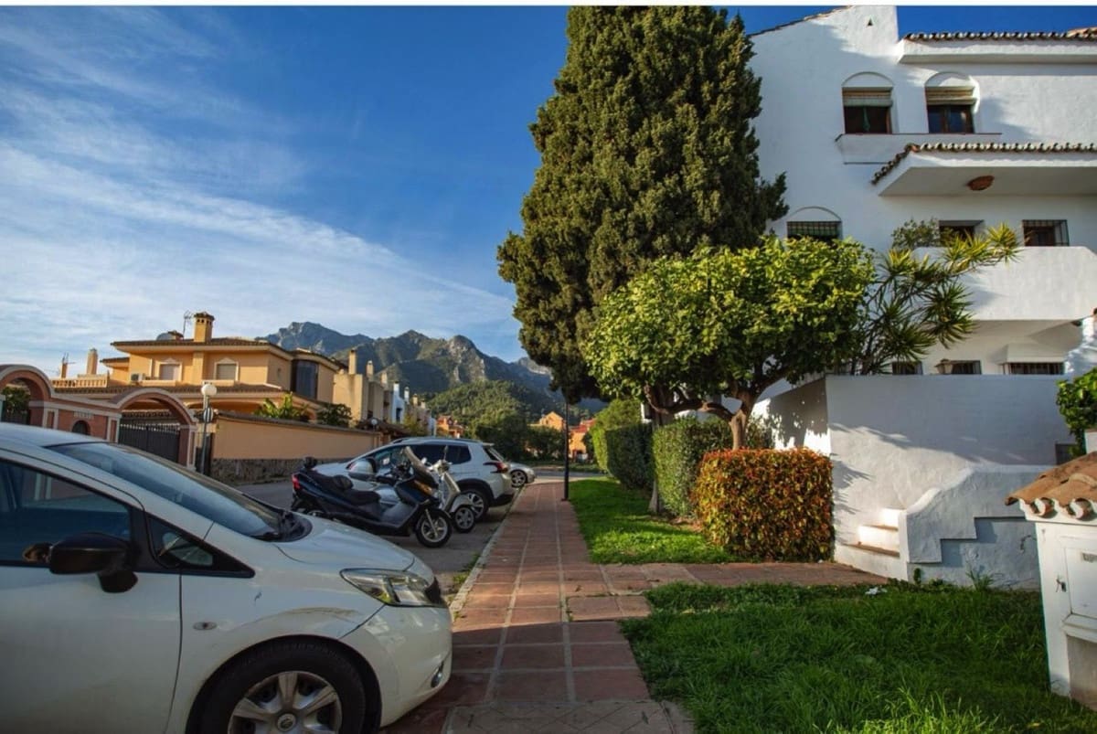 3 Zimmer Doppelhaus zu verkaufen in Marbella mit Pool Garage - 620.000 € (Ref: 9830249)