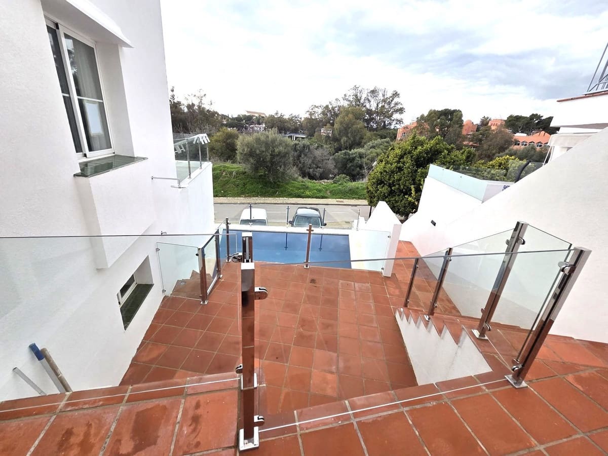 4 Zimmer Doppelhaus zu verkaufen in Artola mit Pool Garage - 1.195.000 € (Ref: 9830254)