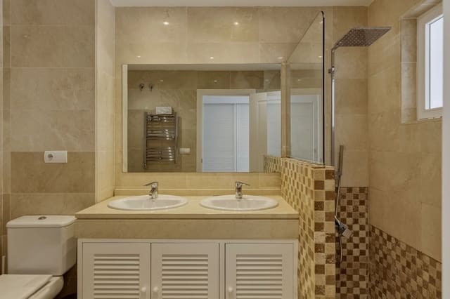 3 sovrum Takvåning till salu i Los Arqueros - Puerto del Almendro, Benahavís med pool garage - 550 000 € (Ref: 9830258)