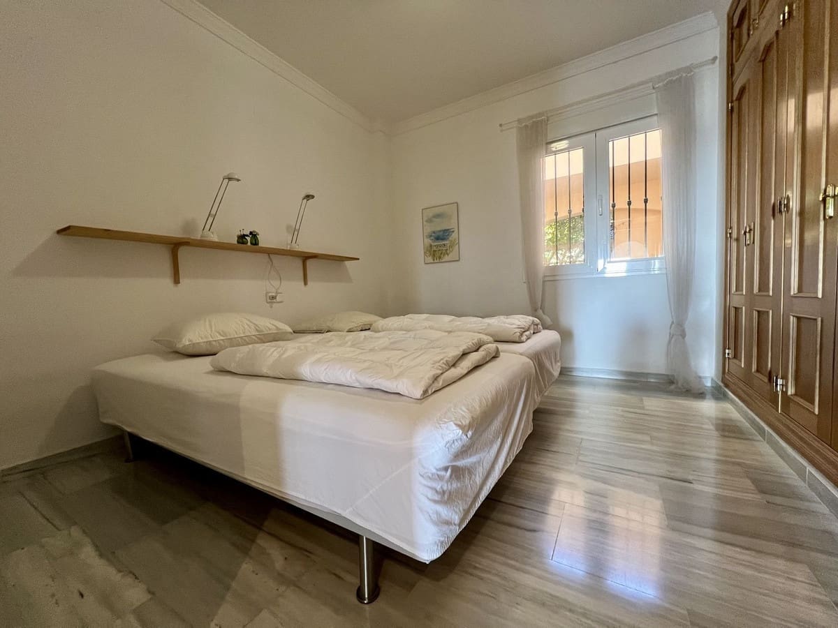 2 soverom Leilighet til salgs i La Cala Hills med svømmebasseng garasje - € 345 000 (Ref: 9830284)