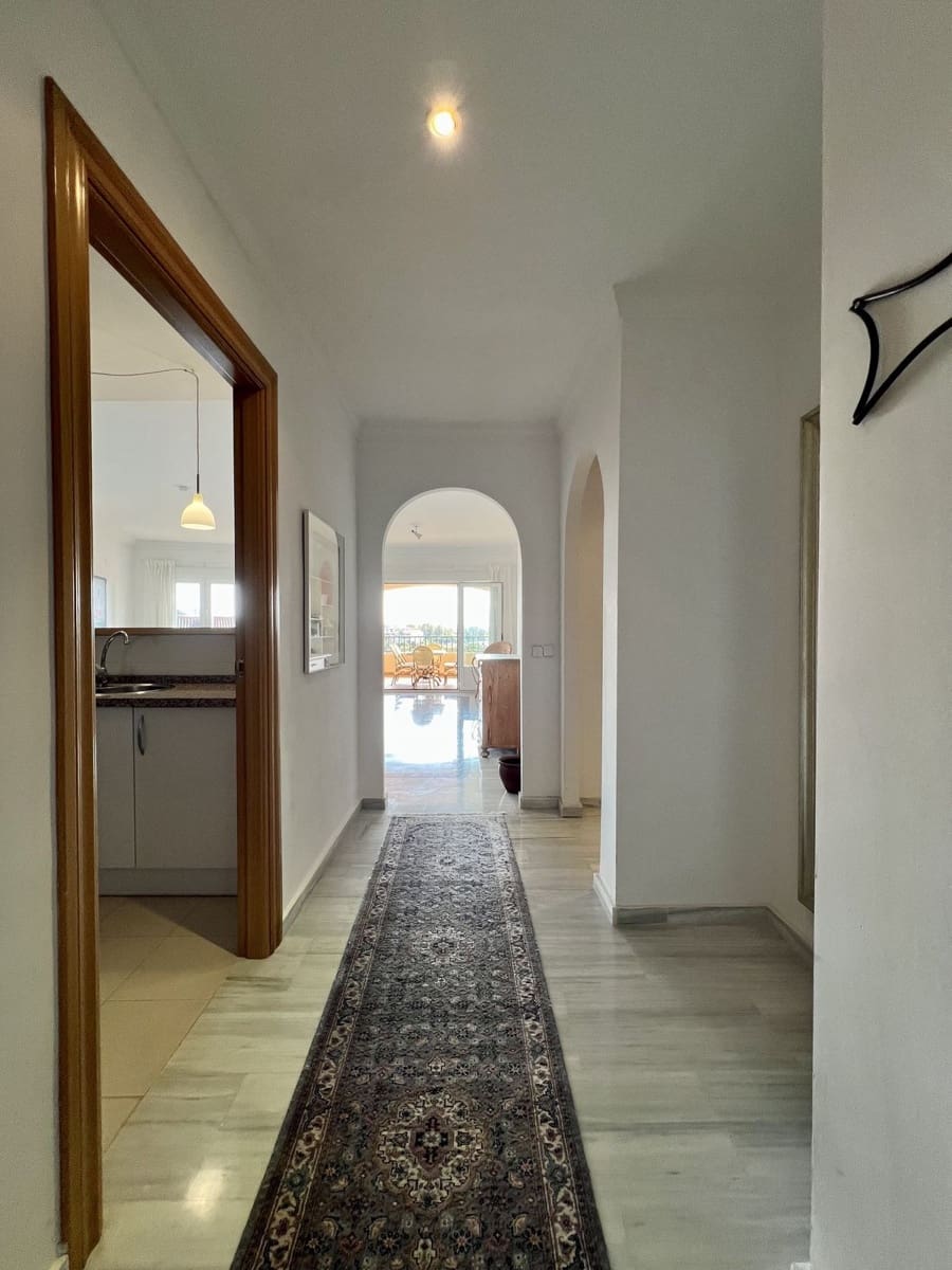 2 soverom Leilighet til salgs i La Cala Hills med svømmebasseng garasje - € 345 000 (Ref: 9830284)
