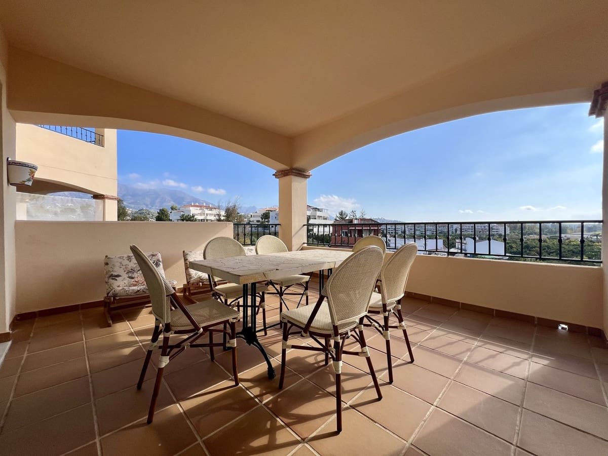 2 soverom Leilighet til salgs i La Cala Hills med svømmebasseng garasje - € 345 000 (Ref: 9830284)