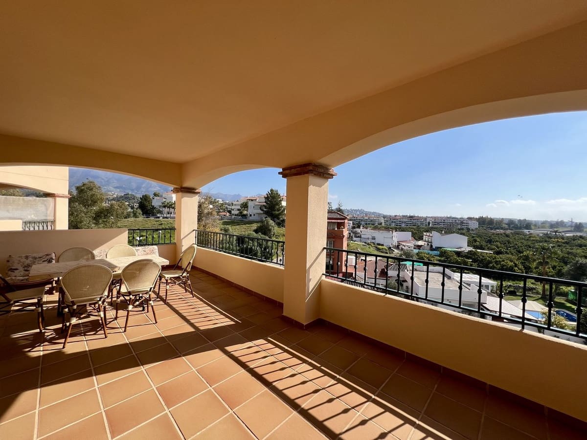 2 soverom Leilighet til salgs i La Cala Hills med svømmebasseng garasje - € 345 000 (Ref: 9830284)