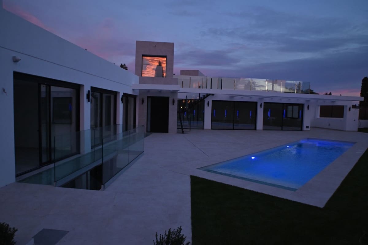 5 sovrum Villa till salu i Mijas med pool garage - 2 548 000 € (Ref: 9830300)