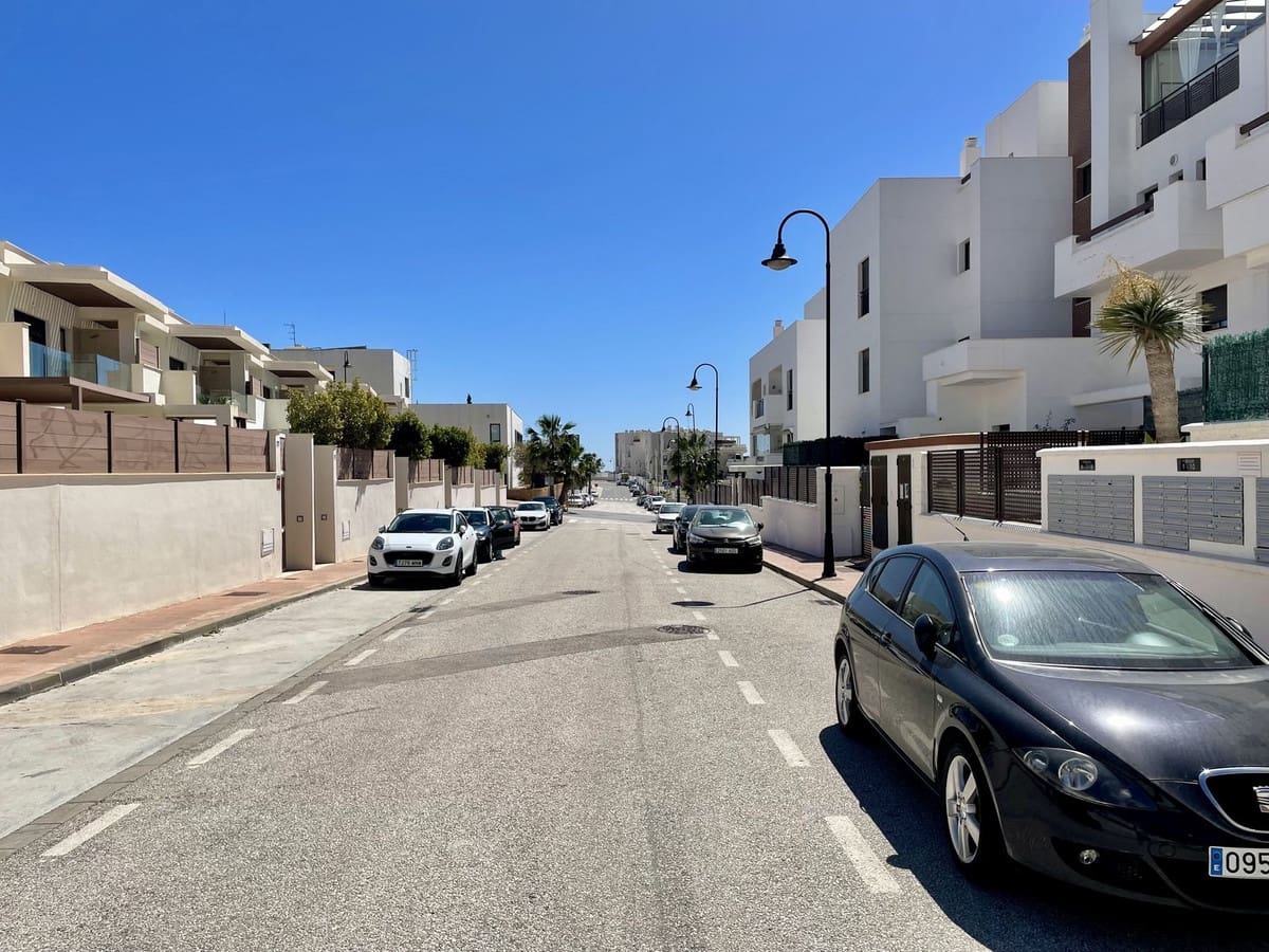 2 bedroom Apartment for sale in La Cala de Mijas with pool garage - € 398,000 (Ref: 9830308)