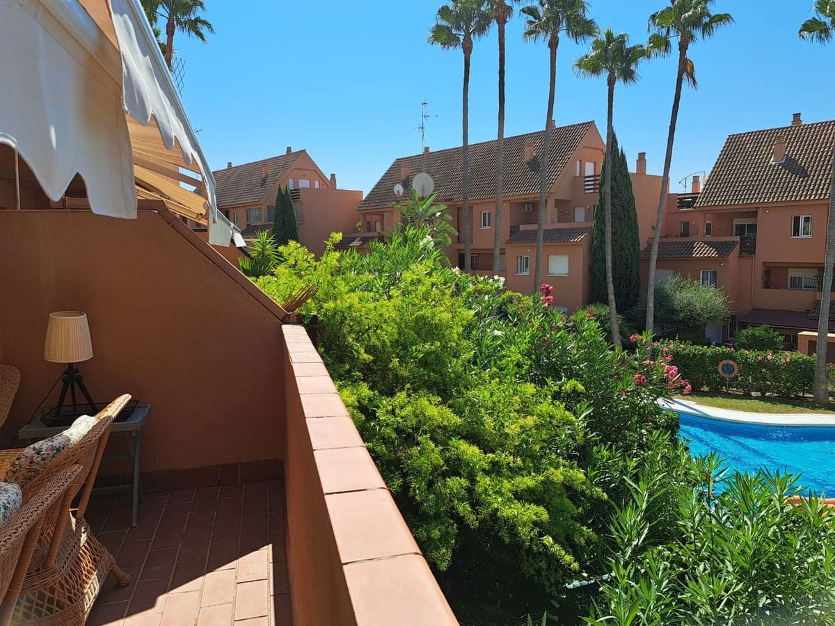 2 bedroom Apartment for sale in Bahia de Casares with pool garage - € 307,500 (Ref: 9830334)