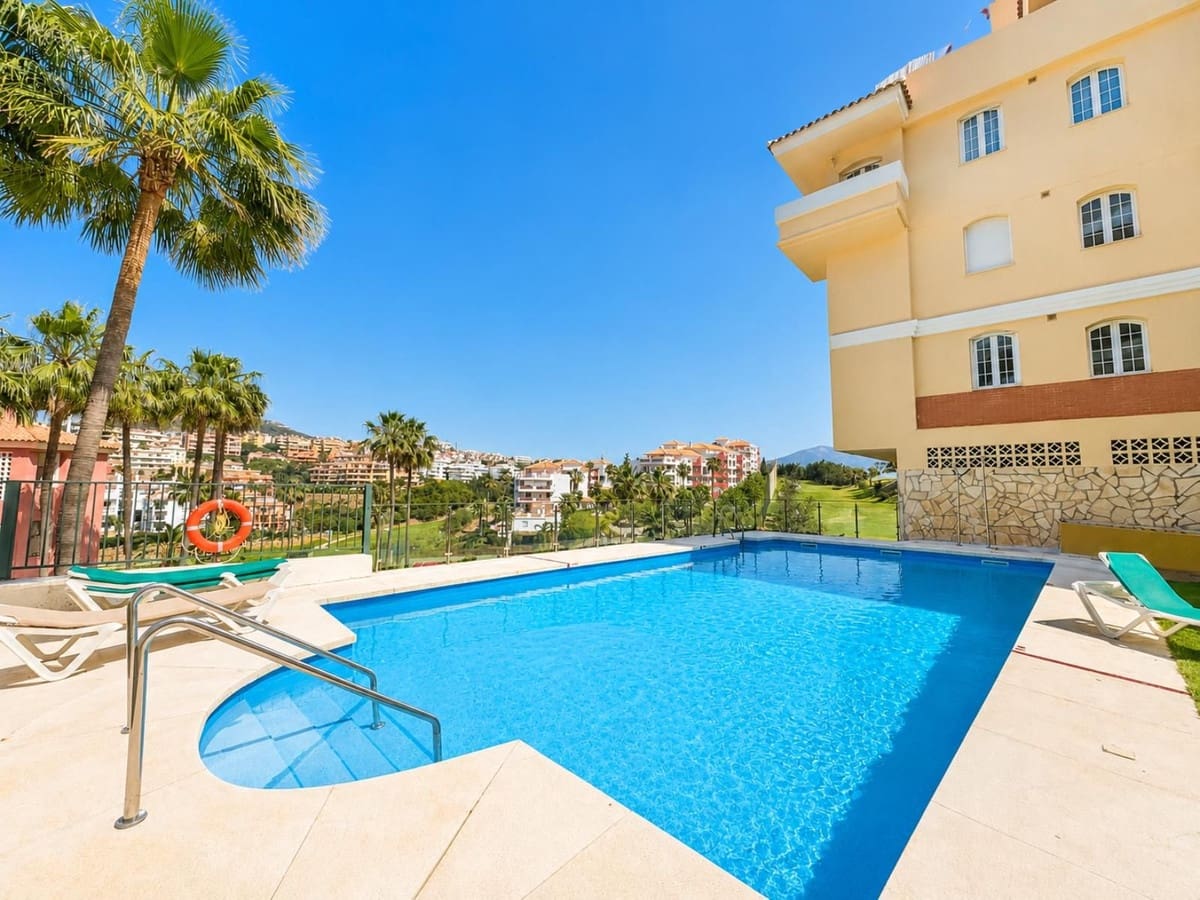 2 slaapkamer Appartement te koop in Riviera del Sol met zwembad garage - € 338.000 (Ref: 9830339)