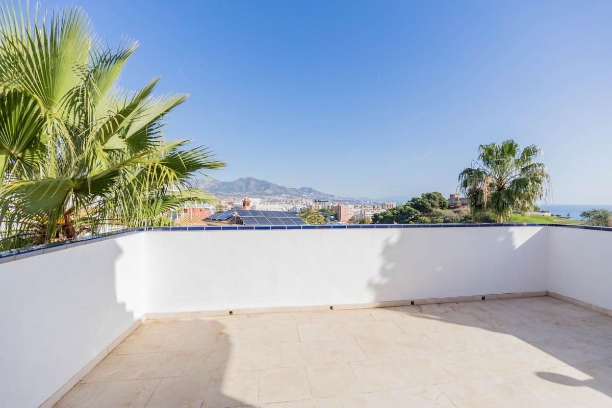 3 bedroom Villa for sale in Fuengirola with pool garage - € 995,000 (Ref: 9830342)