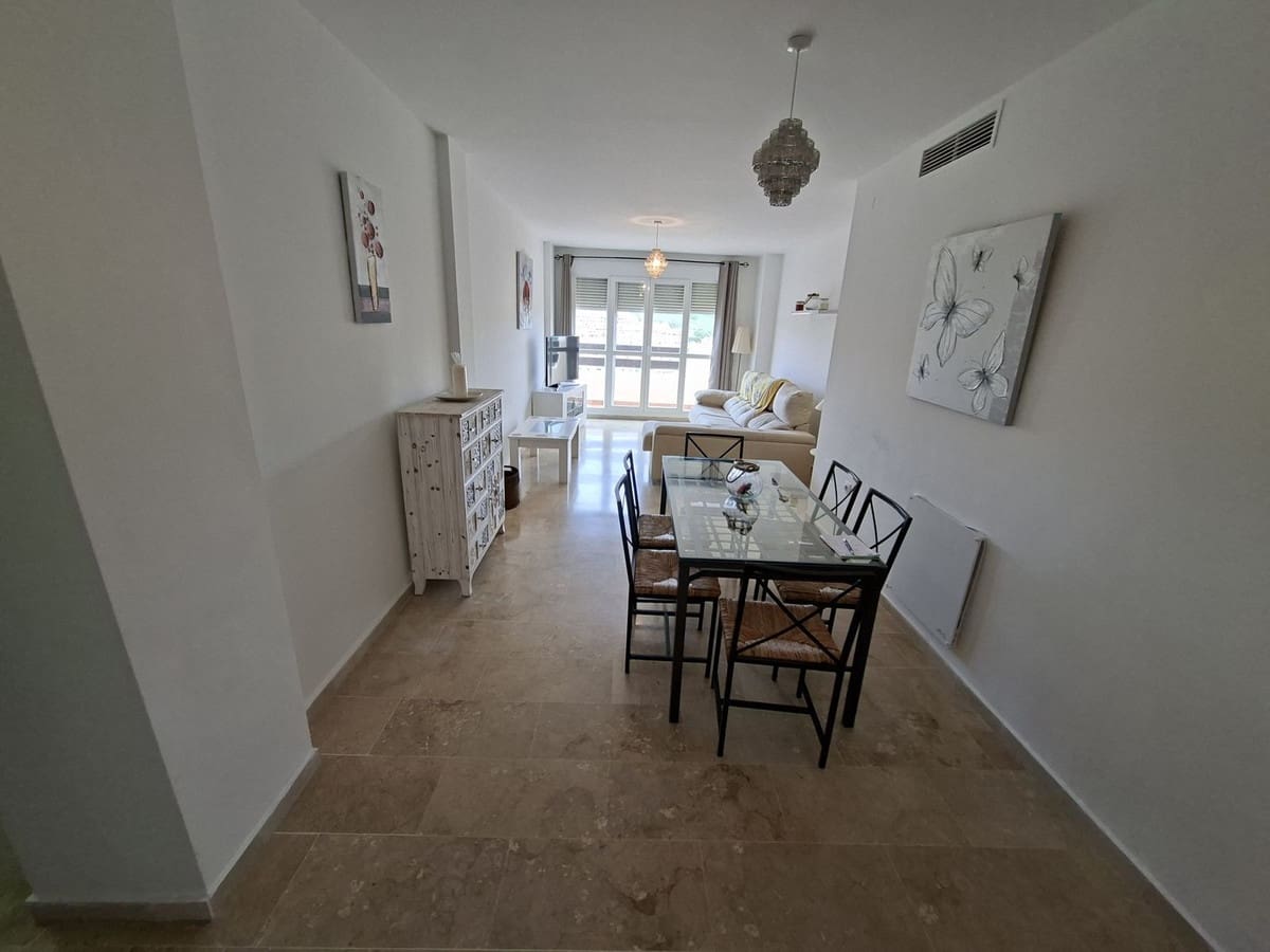 Ático de 3 habitaciones en La Duquesa / Puerto de la Duquesa en venta con piscina garaje - 325.000 € (Ref: 9834214)