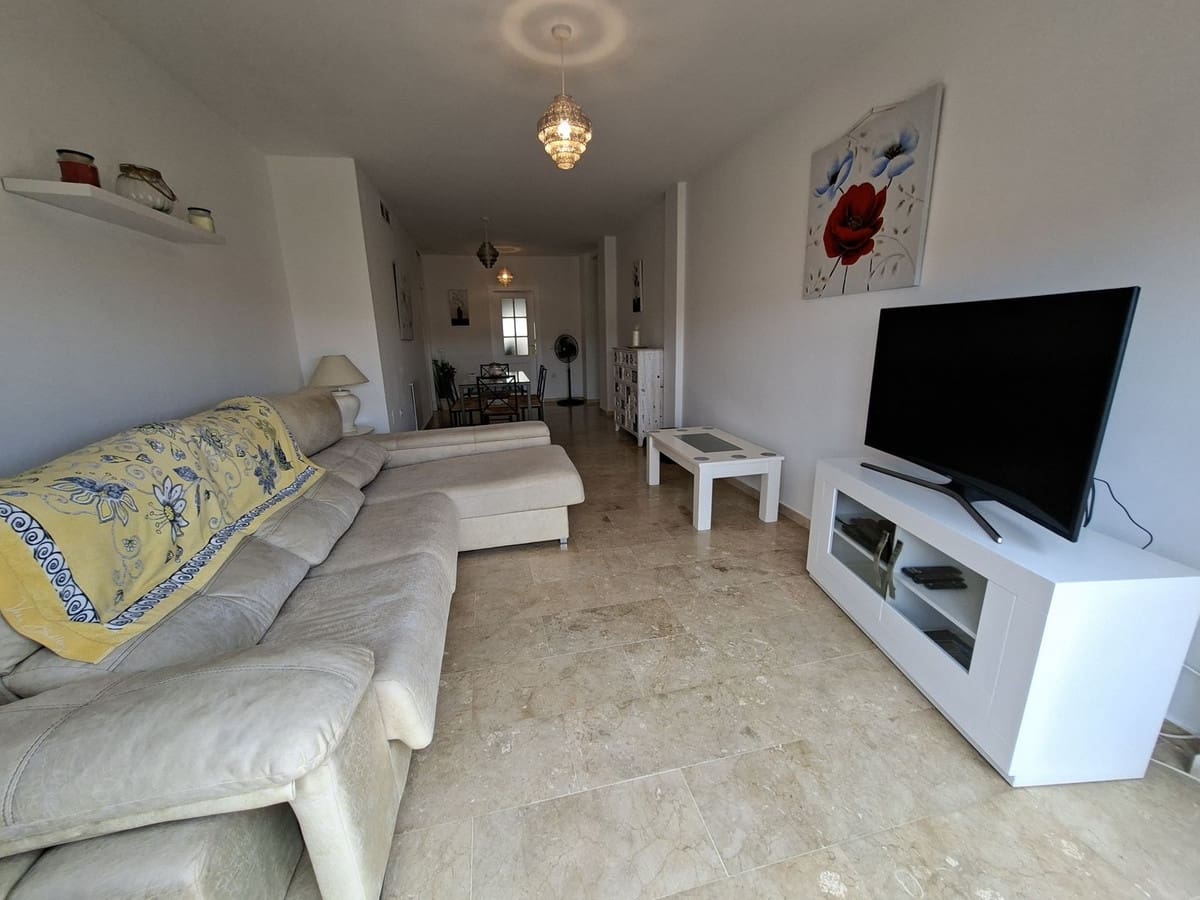Ático de 3 habitaciones en La Duquesa / Puerto de la Duquesa en venta con piscina garaje - 325.000 € (Ref: 9834214)