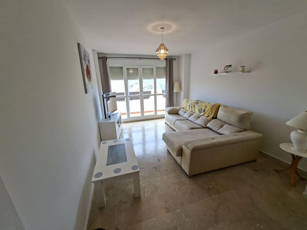 Ático de 3 habitaciones en La Duquesa / Puerto de la Duquesa en venta con piscina garaje - 325.000 € (Ref: 9834214)