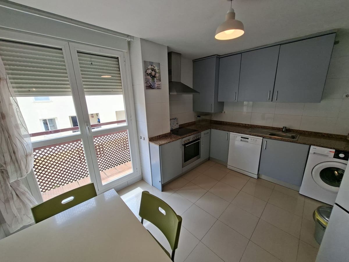 Ático de 3 habitaciones en La Duquesa / Puerto de la Duquesa en venta con piscina garaje - 325.000 € (Ref: 9834214)