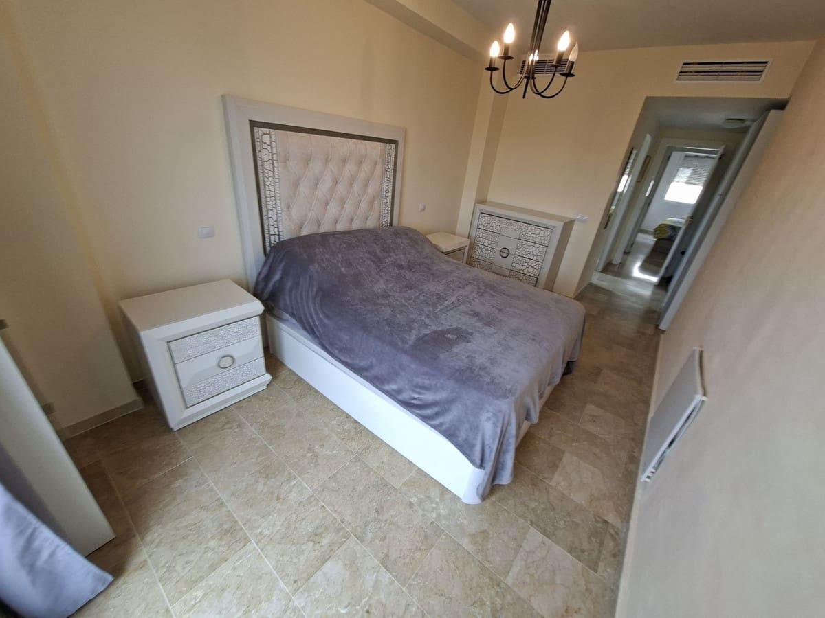 Ático de 3 habitaciones en La Duquesa / Puerto de la Duquesa en venta con piscina garaje - 325.000 € (Ref: 9834214)