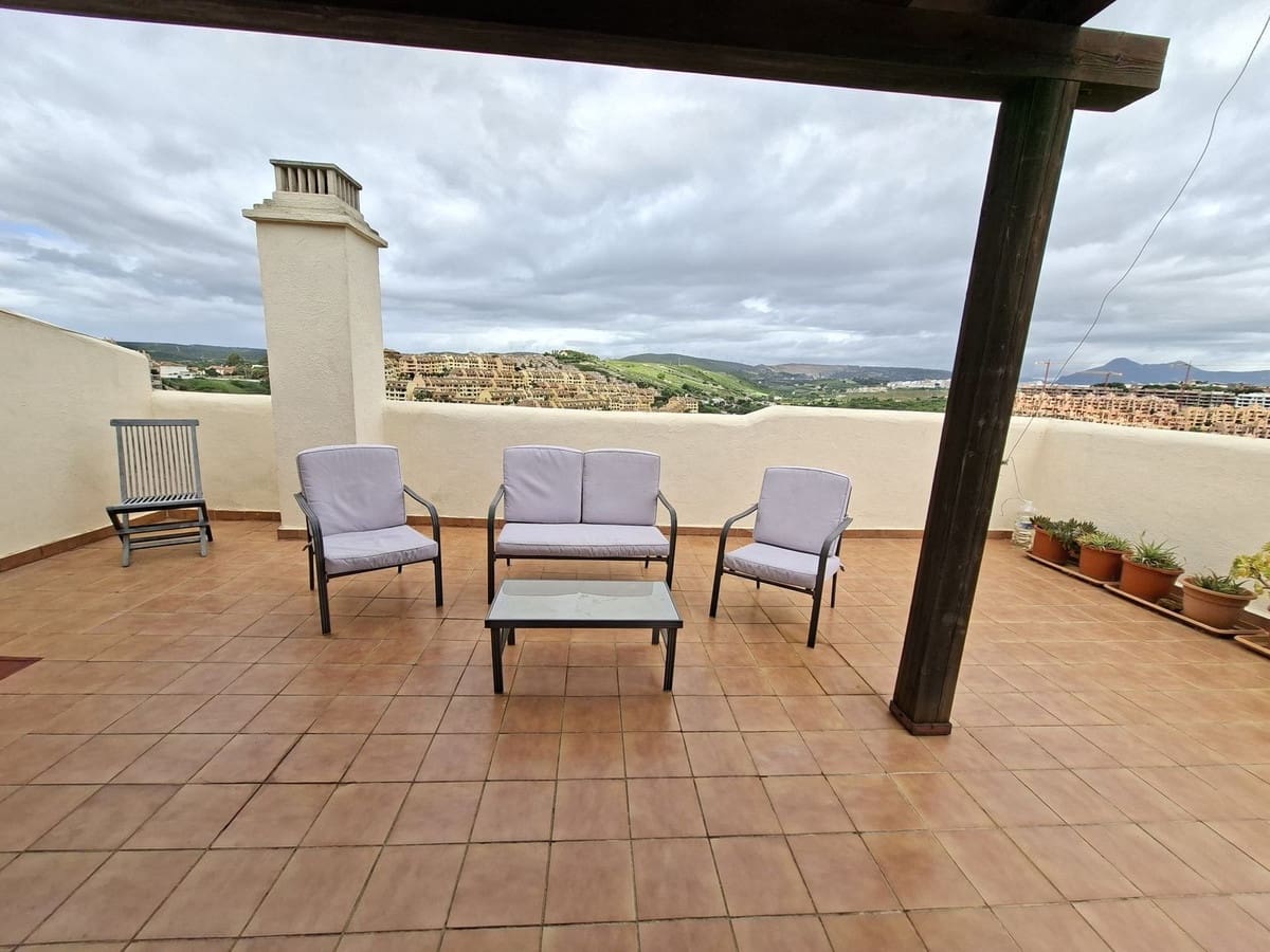 Ático de 3 habitaciones en La Duquesa / Puerto de la Duquesa en venta con piscina garaje - 325.000 € (Ref: 9834214)