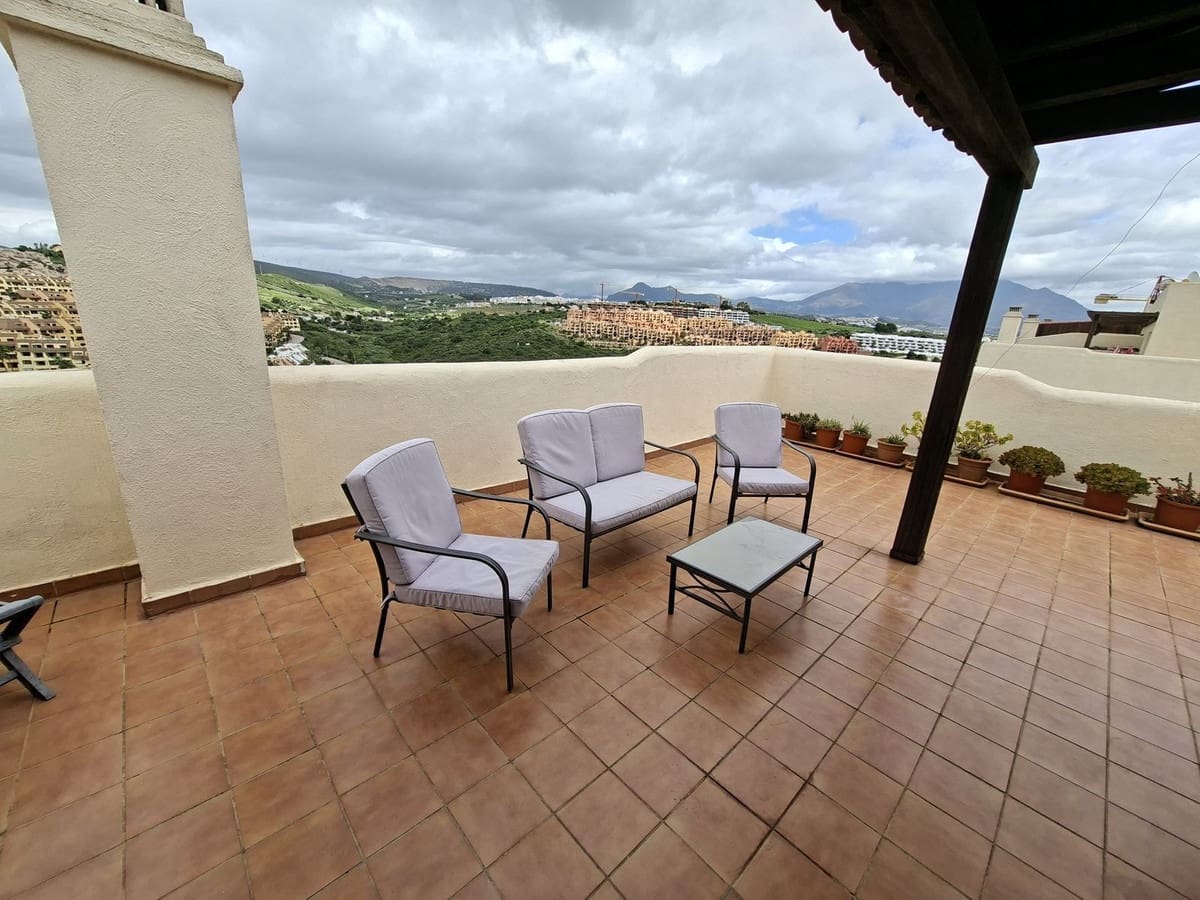 Ático de 3 habitaciones en La Duquesa / Puerto de la Duquesa en venta con piscina garaje - 325.000 € (Ref: 9834214)