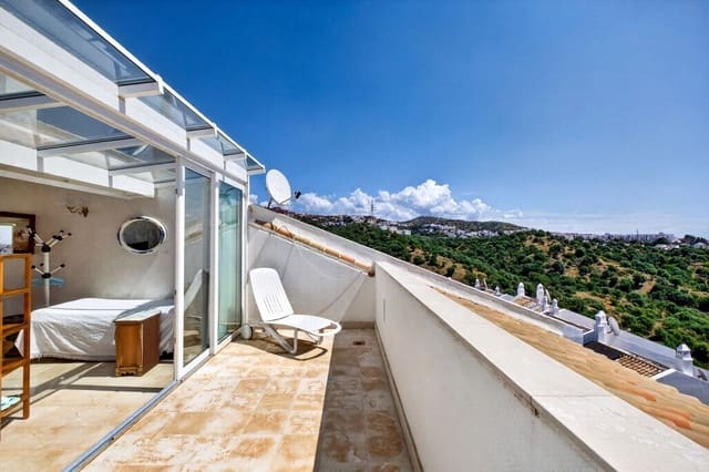 4 bedroom Townhouse for sale in Calahonda, Mijas with pool garage - € 537,000 (Ref: 9834265)