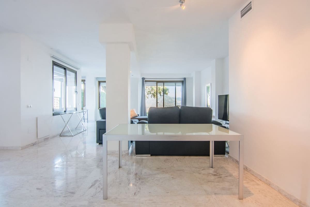 2 bedroom Apartment for sale in La Mairena with pool garage - € 520,000 (Ref: 9834291)