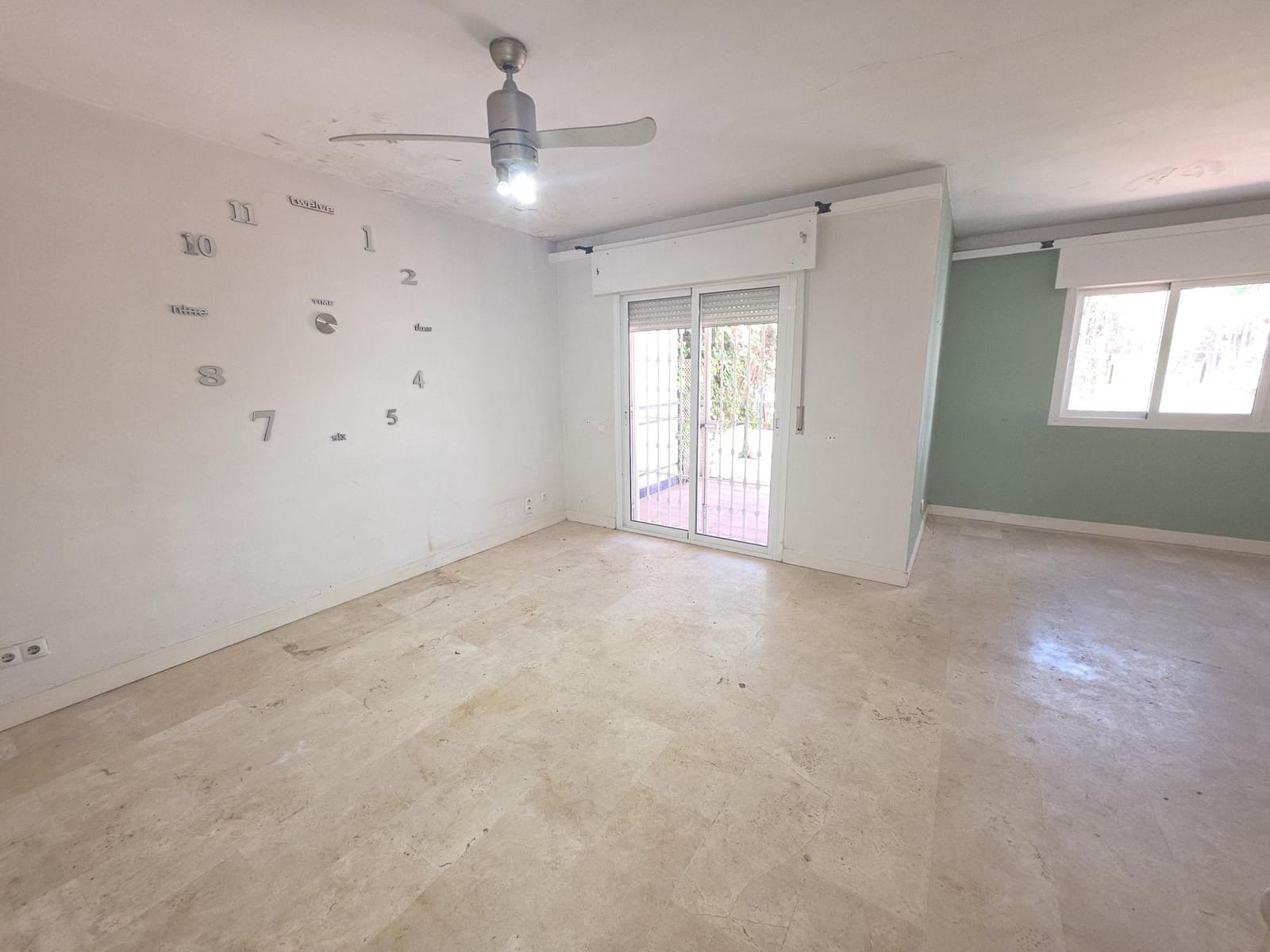3 bedroom Townhouse for sale in Bel-Air with pool garage - € 295,000 (Ref: 9834616)