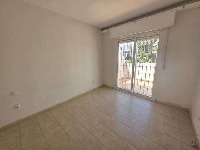 3 sovrum Hus till salu i Bel-Air, Estepona med pool garage - 295 000 € (Ref: 9834616)