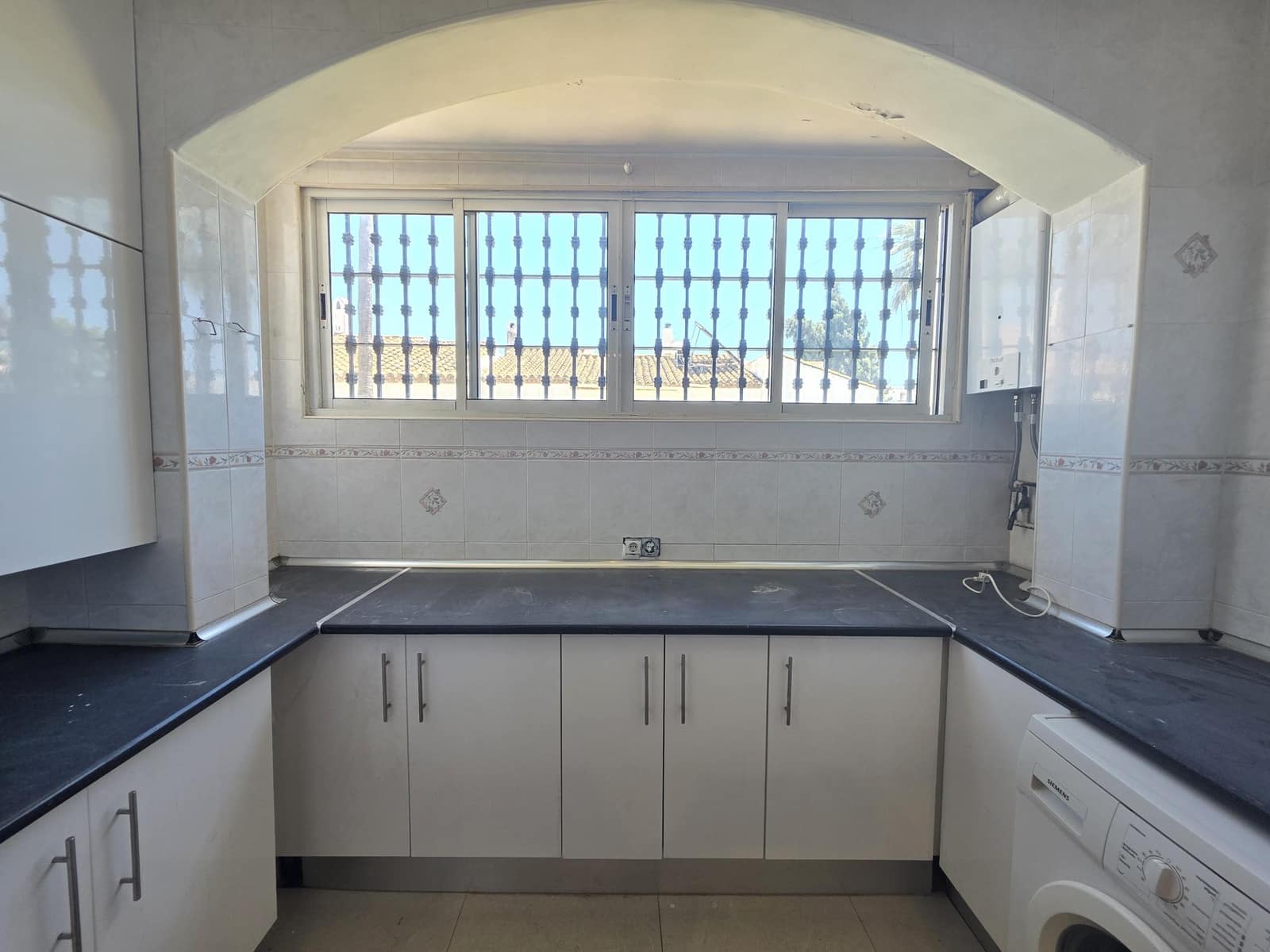 3 bedroom Townhouse for sale in Bel-Air with pool garage - € 295,000 (Ref: 9834616)