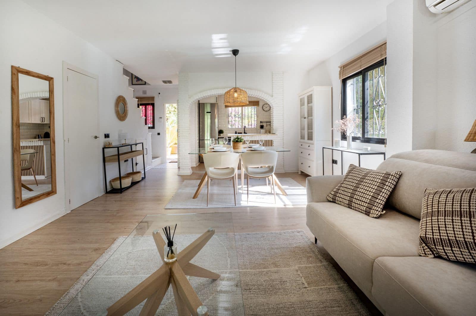 2 bedroom Semi-detached Villa for sale in Mijas Costa with garage - € 495,000 (Ref: 9837703)