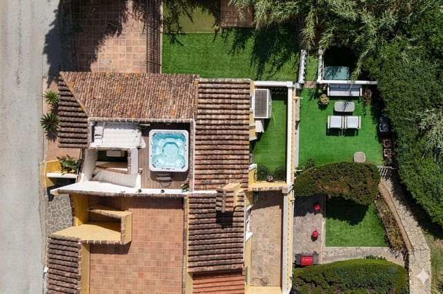 2 soveværelse Semi-Rækkehus til salg i Mijas Costa, Mijas med garage - € 495.000 (Ref: 9837703)