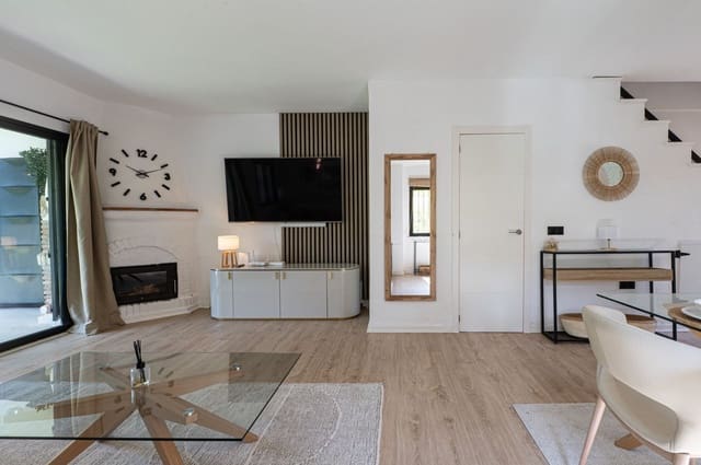 2 soveværelse Semi-Rækkehus til salg i Mijas Costa, Mijas med garage - € 495.000 (Ref: 9837703)