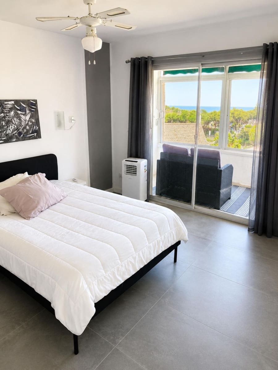 1 soveværelse Lejlighed til salg i Calypso med swimmingpool - € 249.000 (Ref: 9837704)