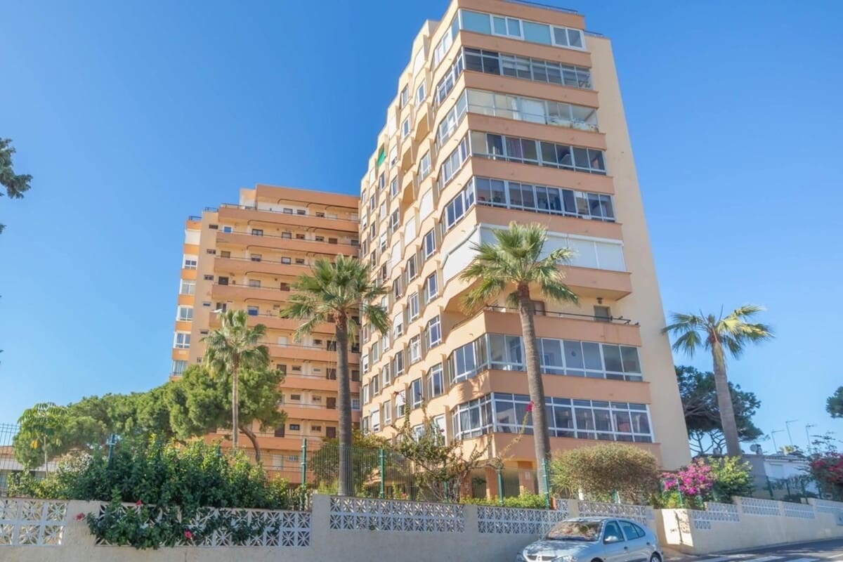 1 soveværelse Lejlighed til salg i Calypso med swimmingpool - € 249.000 (Ref: 9837704)