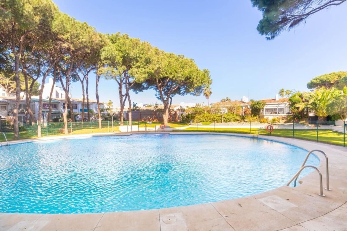 1 soveværelse Lejlighed til salg i Calypso med swimmingpool - € 249.000 (Ref: 9837704)