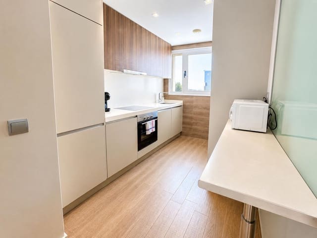 Ático de 3 habitaciones en San Pedro de Alcantara, Marbella en venta con piscina garaje - 769.000 € (Ref: 9837705)