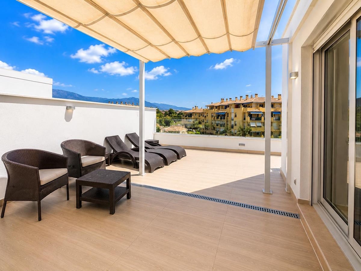 3 bedroom Penthouse for sale in San Pedro de Alcantara with pool garage - € 769,000 (Ref: 9837705)