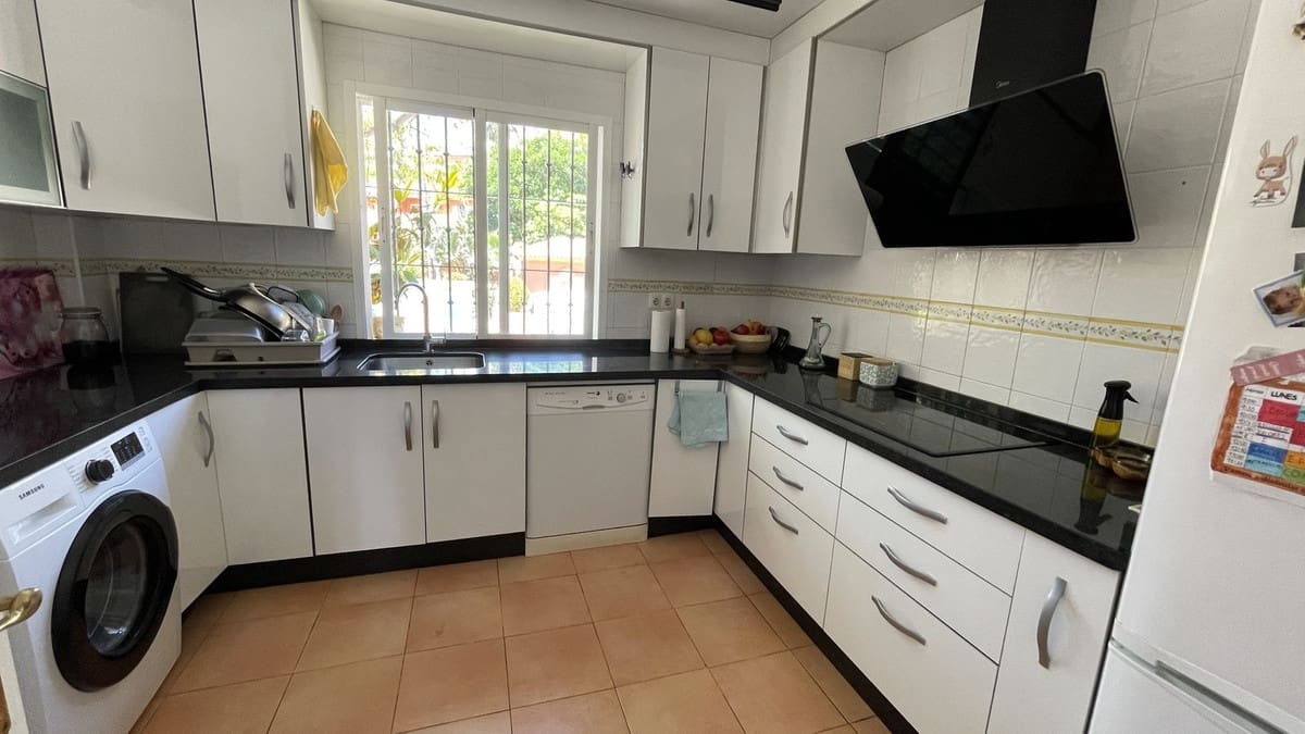 3 soveværelse Lejlighed til salg i Estepona med swimmingpool garage - € 750.000 (Ref: 9837714)