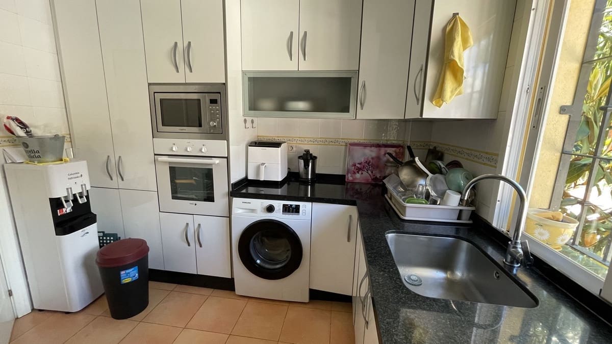 3 soveværelse Lejlighed til salg i Estepona med swimmingpool garage - € 750.000 (Ref: 9837714)