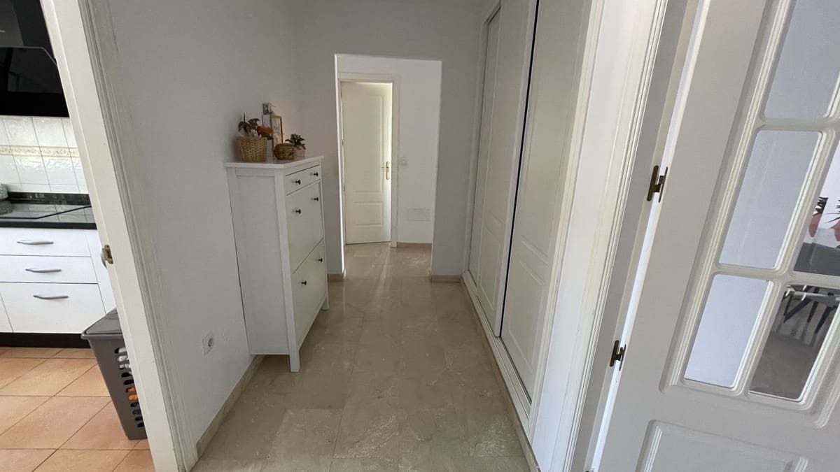 3 soveværelse Lejlighed til salg i Estepona med swimmingpool garage - € 750.000 (Ref: 9837714)