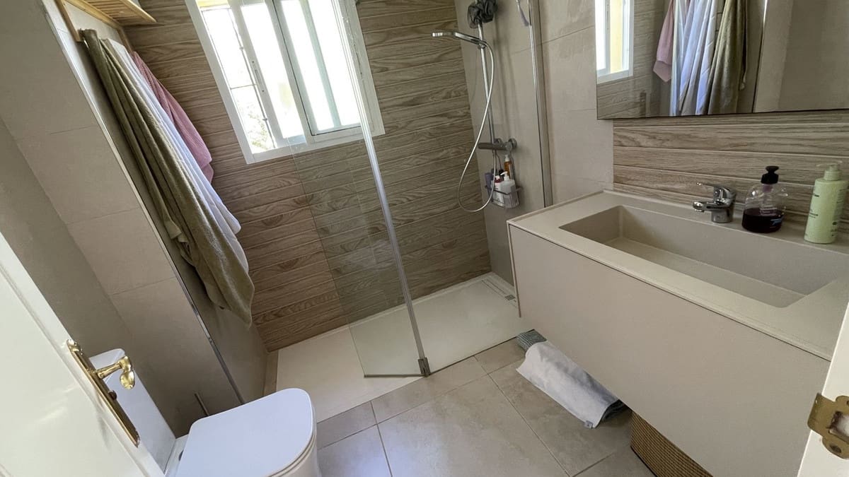 3 soveværelse Lejlighed til salg i Estepona med swimmingpool garage - € 750.000 (Ref: 9837714)