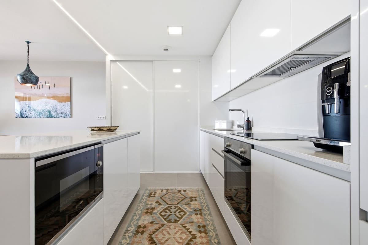 3 bedroom Apartment for sale in Benalmadena with pool garage - € 585,000 (Ref: 9838186)