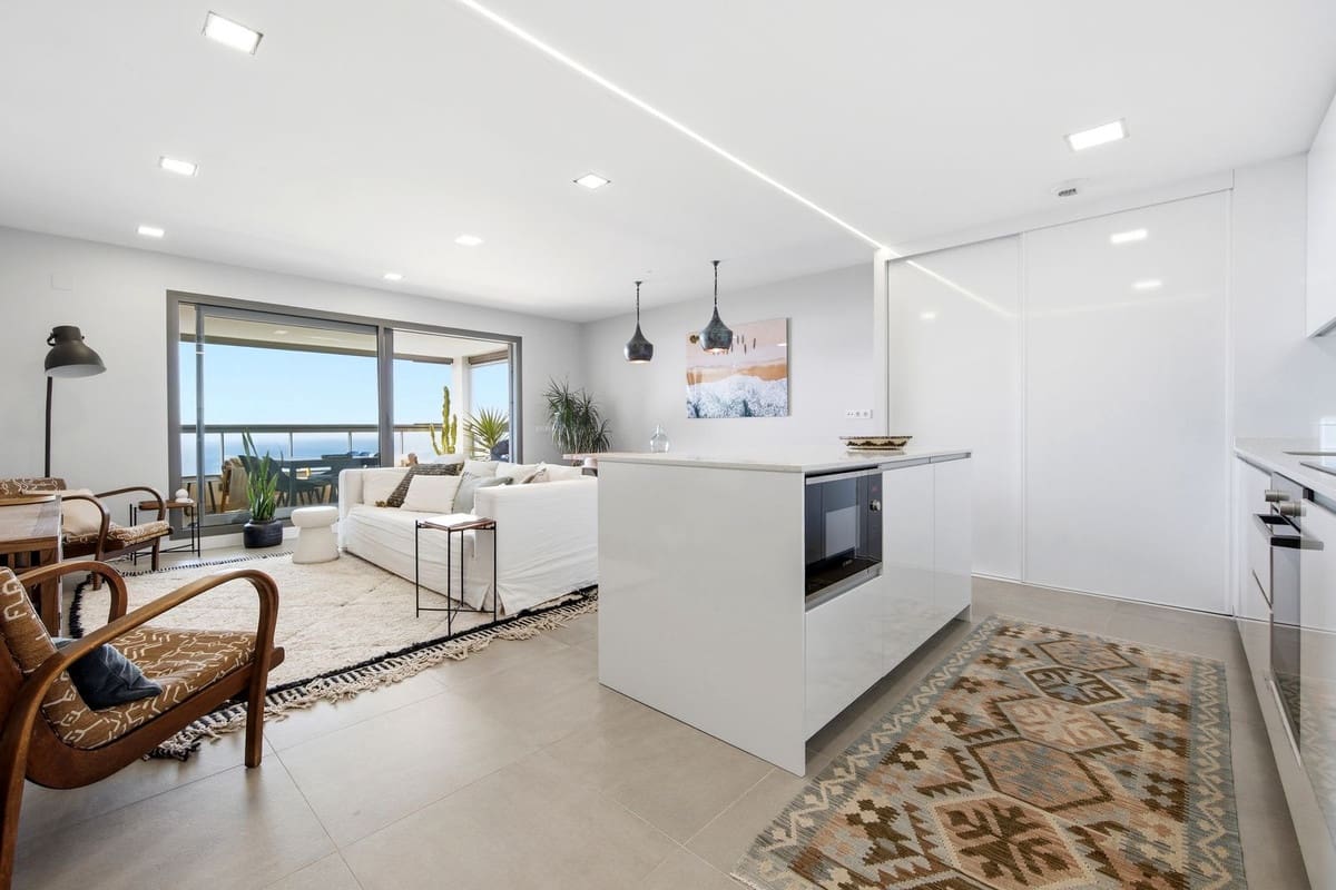 3 bedroom Apartment for sale in Benalmadena with pool garage - € 585,000 (Ref: 9838186)