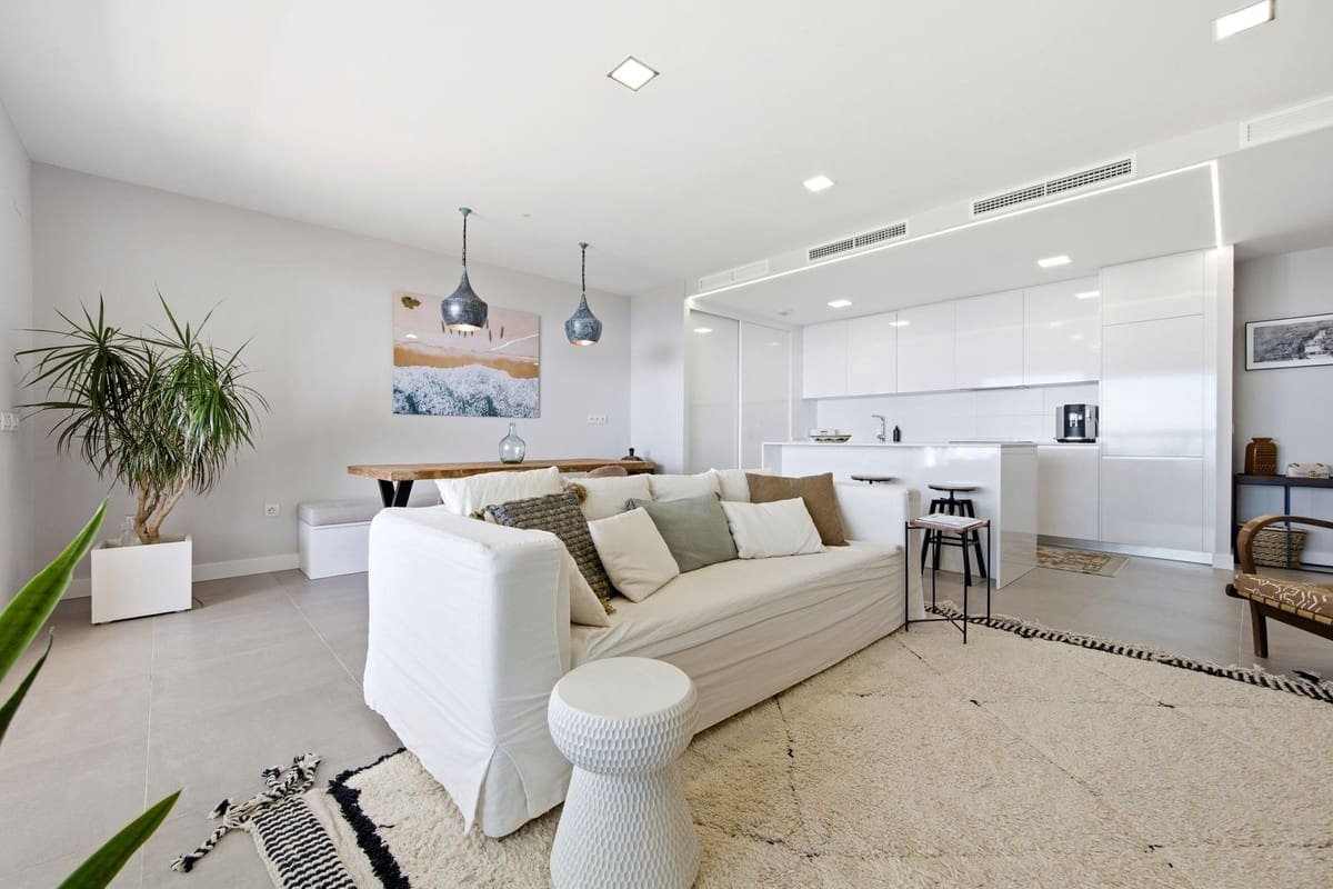 3 bedroom Apartment for sale in Benalmadena with pool garage - € 585,000 (Ref: 9838186)