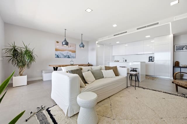 3 sypialnia Apartament na sprzedaż w Benalmádena z basenem garażem - 585 000 € (Ref: 9838186)